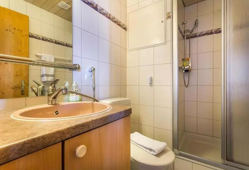 Penthouse Suite, Sterne