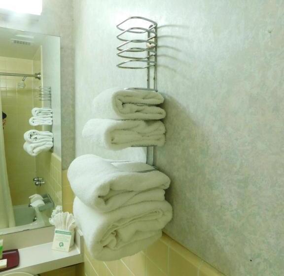 스탠다드 룸 더블 침대 2개, The Marlborough