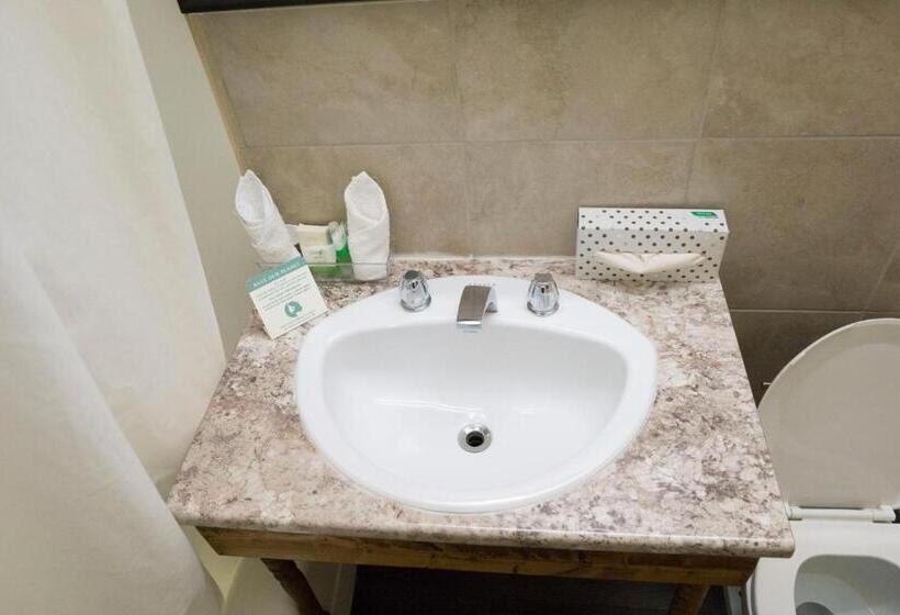 디럭스 룸, The Marlborough