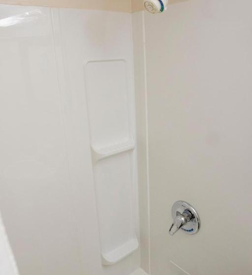 디럭스 룸, The Marlborough