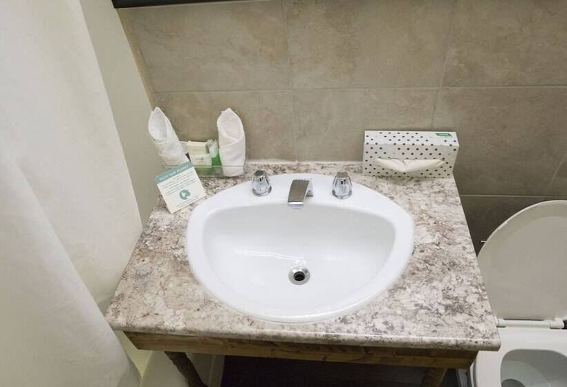 디럭스 룸, The Marlborough