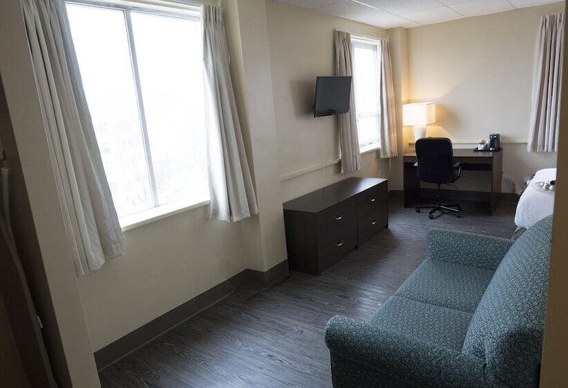 디럭스 룸, The Marlborough