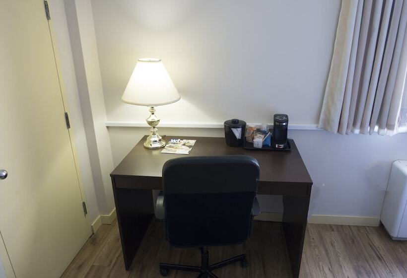 디럭스 룸, The Marlborough