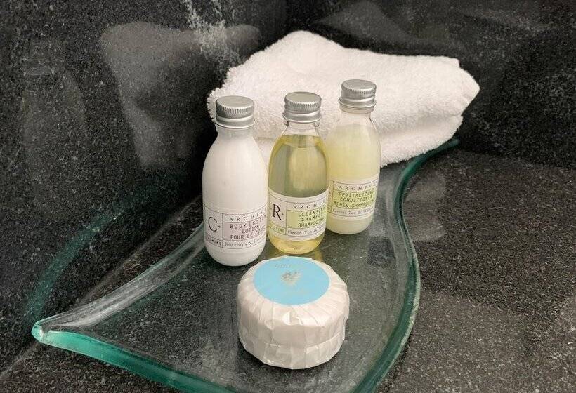 标准间, The Sylvia