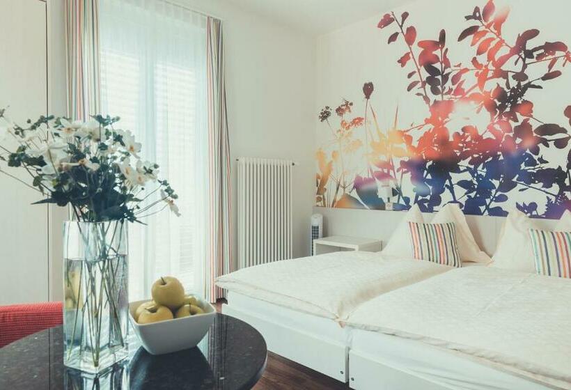 Standaardkamer met Uitzicht op het Meer, Tobler