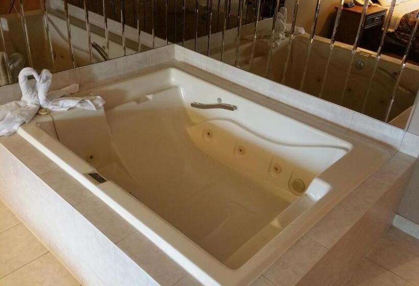 غرفة سوبيريور, Travelodge By Wyndham Niagara Falls Lundys Lane