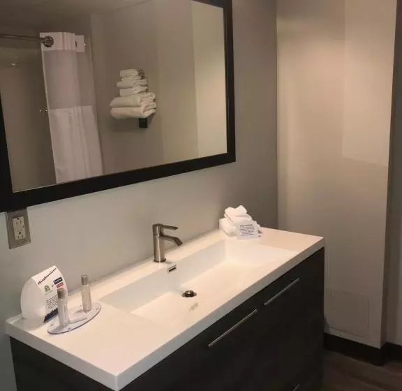 スイート, Travelodge By Wyndham Sydney