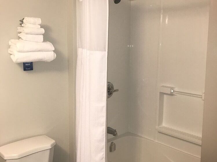 غرفه قياسيه سريرين مزدوجين, Travelodge By Wyndham Sydney