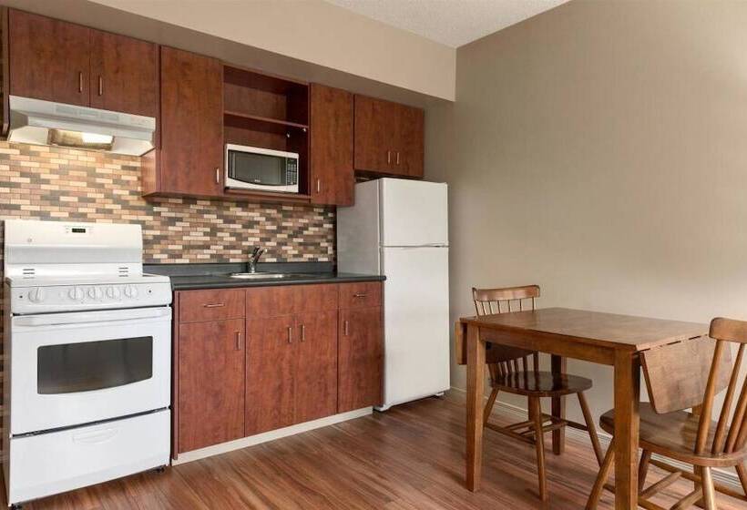 جناح, Travelodge By Wyndham Sydney