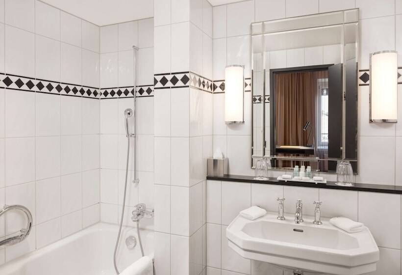 スーペリアールーム, Victoria