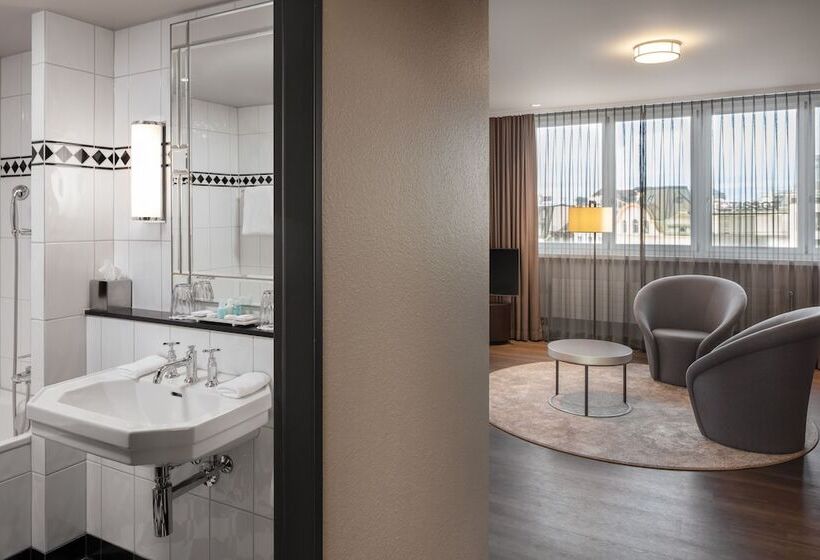 ジュニアスイート, Victoria