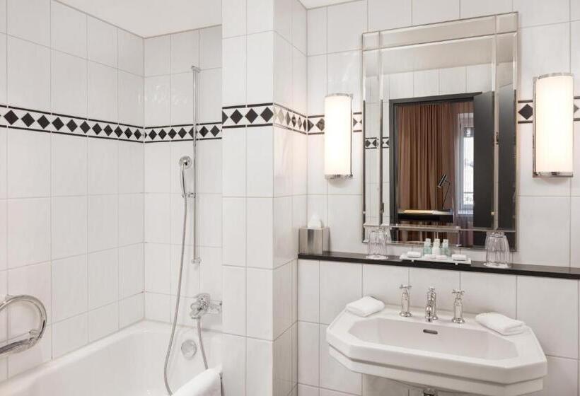 スーペリアールーム, Victoria