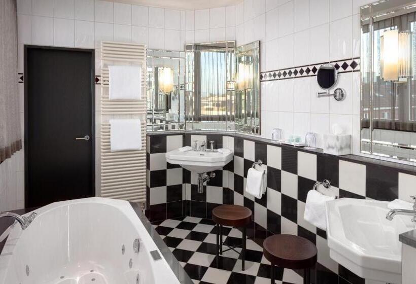 ファミリールーム, Victoria