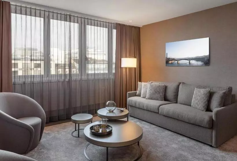 Family Room, Victoria