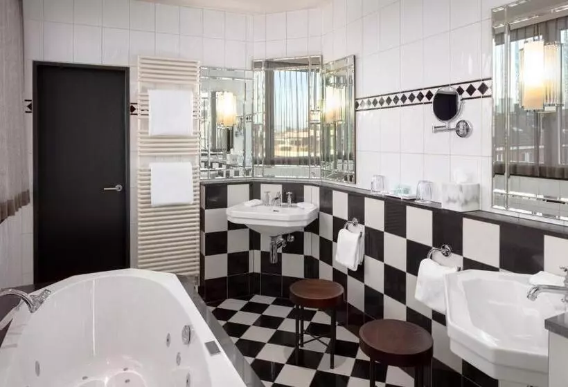 Suite Executiva, Victoria