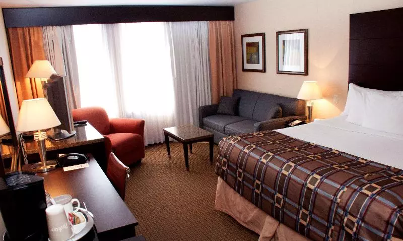 سوئیت با تخت بزرگ, Ihotel & Conference Center Red Deer
