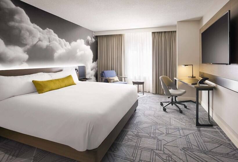 Номер Superior, The Novotel Toronto Centre