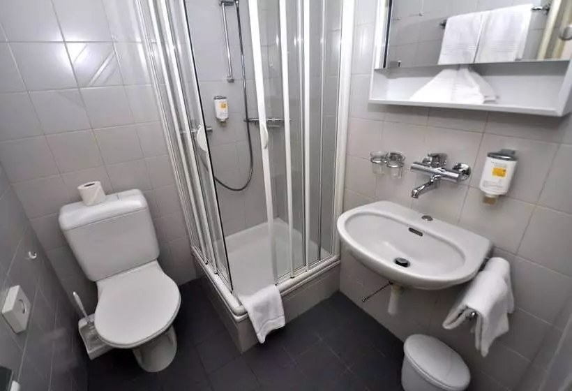 テラスつきの２ベッドルームアパートメント, Hop Apartments & Suites