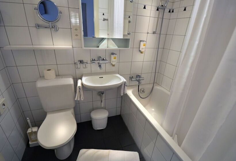 Апартаменты 2 Спальни с Террасой, Hop Apartments & Suites