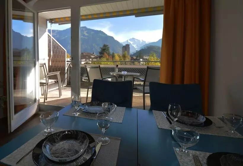テラスつきの２ベッドルームアパートメント, Hop Apartments & Suites