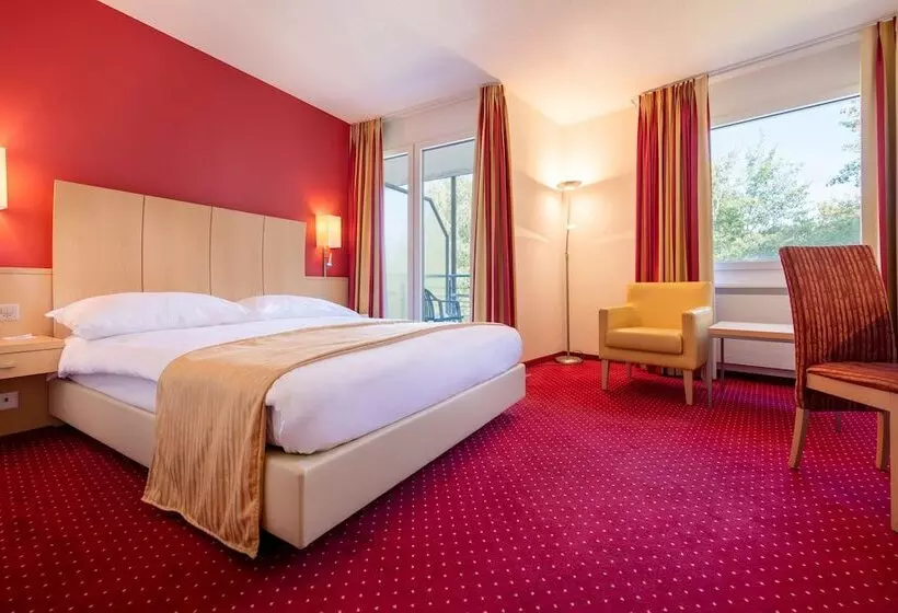 バルコニー付きスタンダードルーム, Grand Hotel Et Centre Thermal D Yverdon Les Bains