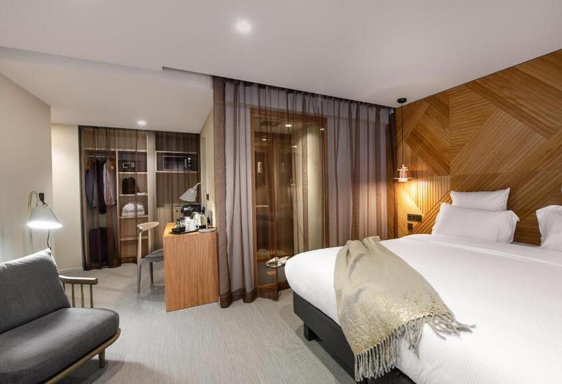 سوییت جونیور, 9hotel Paquis