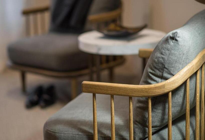 سوییت جونیور, 9hotel Paquis