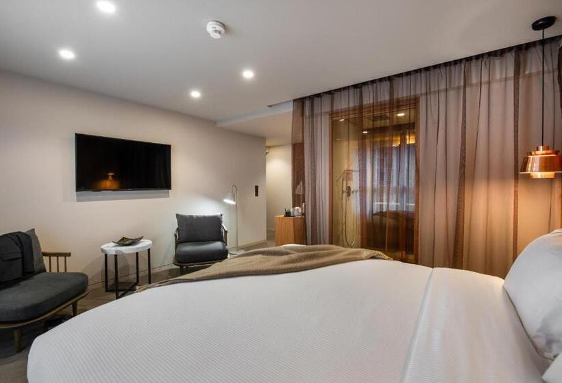 سوییت جونیور, 9hotel Paquis