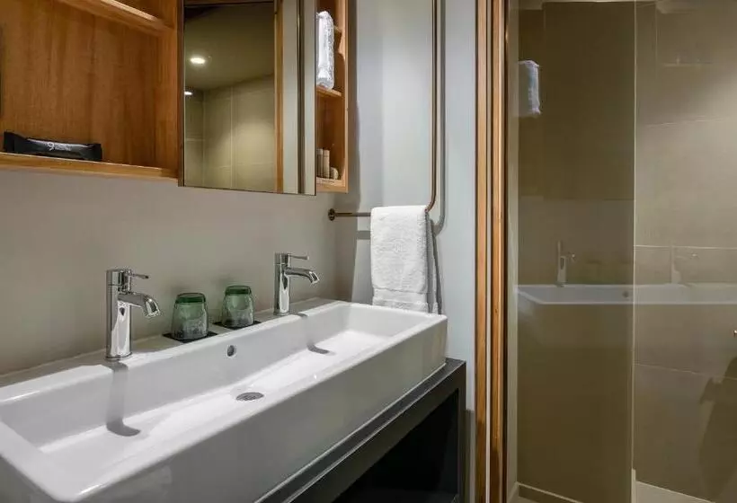 سوییت, 9hotel Paquis