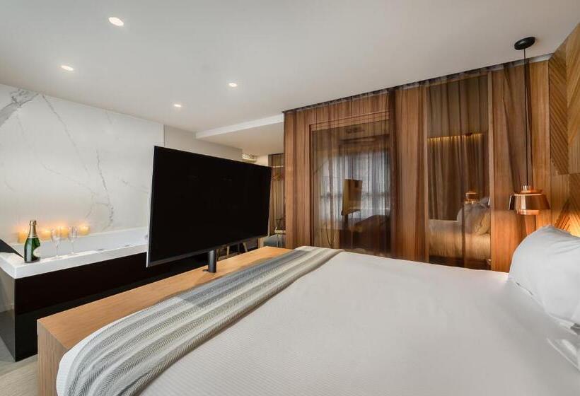 سوئیت با وان آب گرم, 9hotel Paquis