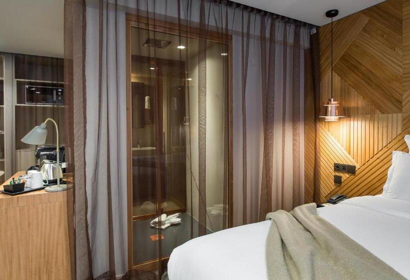 سوئیت با وان آب گرم, 9hotel Paquis