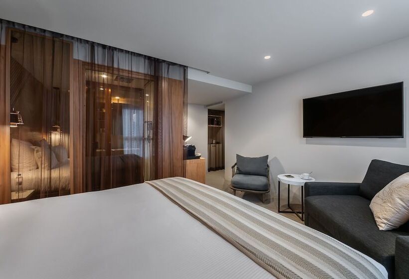 سوییت جونیور, 9hotel Paquis