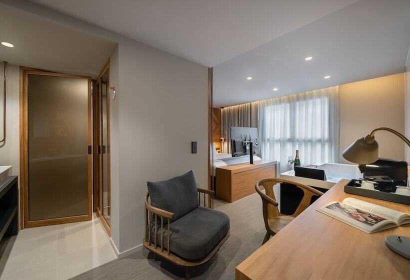 سوییت, 9hotel Paquis