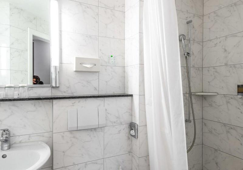 标准三人间, Altstadt Hotel Krone Luzern