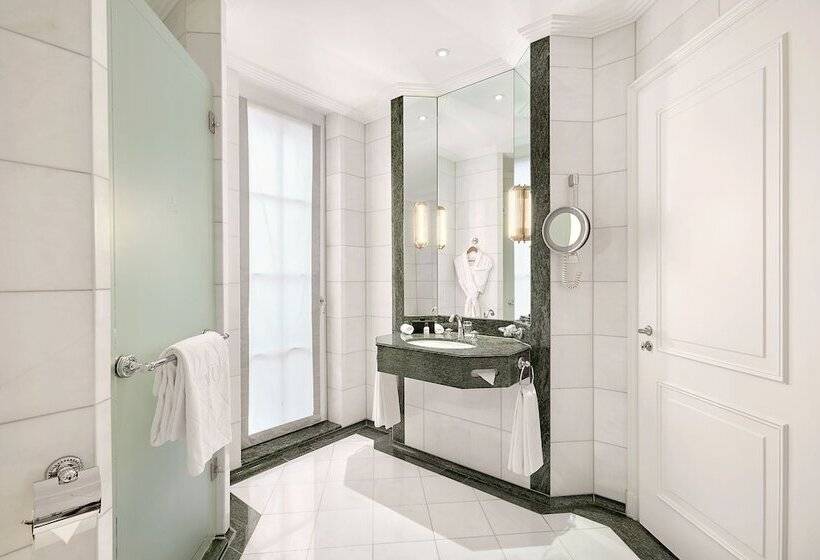 اتاق استاندارد یک نفره, Baur Au Lac