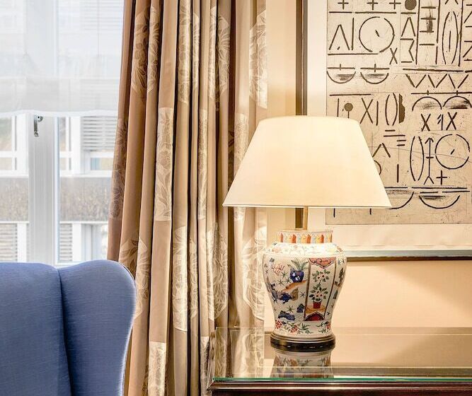 سوییت جونیور, Baur Au Lac