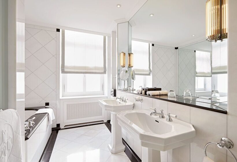 سوییت, Baur Au Lac