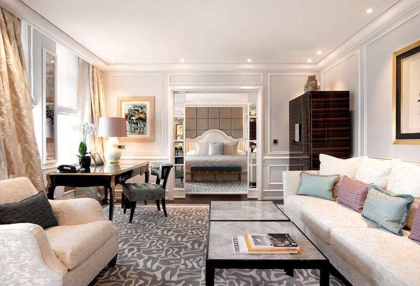 سوییت لوکس, Baur Au Lac