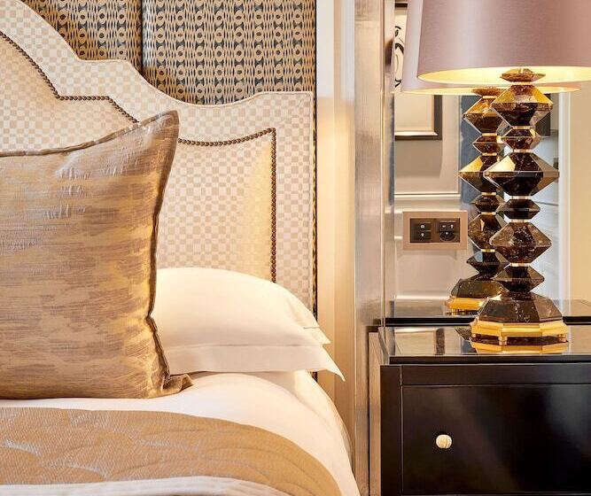 سوییت لوکس, Baur Au Lac