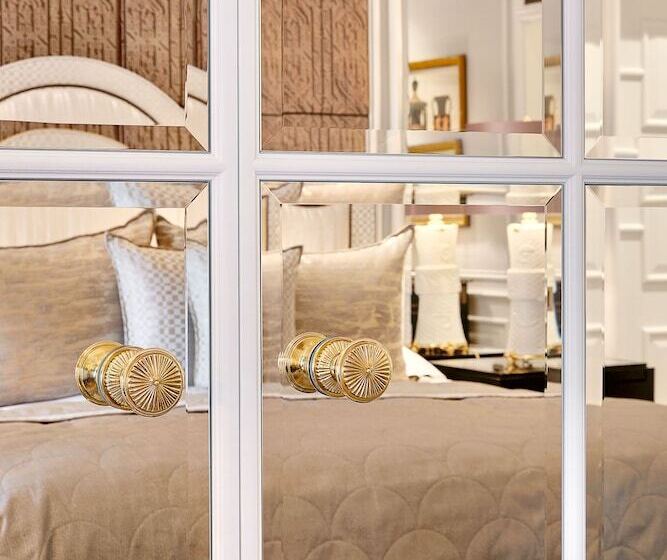 سوییت لوکس, Baur Au Lac