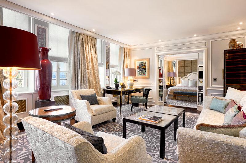 سوییت لوکس, Baur Au Lac