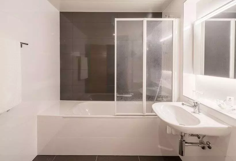 Superior room with lake view, Mirabeau, Bw Signature Collection, Lausanne