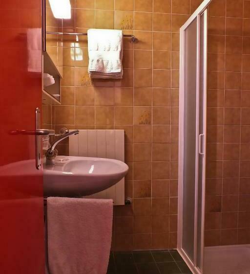 חדר יחיד בסיסי, Garni Centro