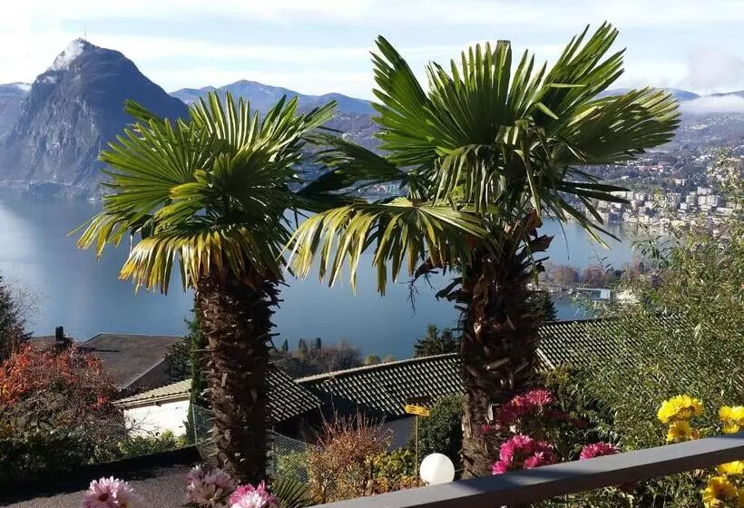 Standard Kolmen Hengen Huone, Colibrì