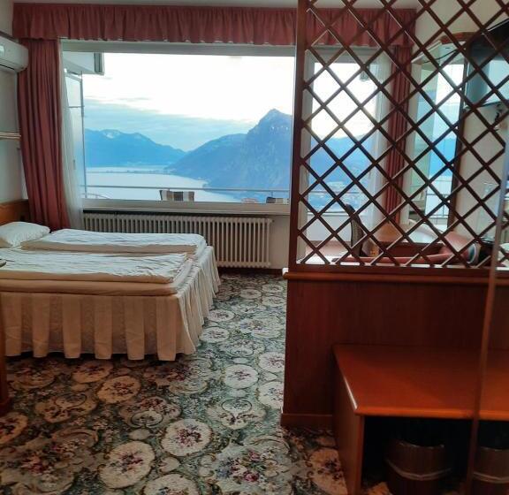 Suite with lake view, Colibrì