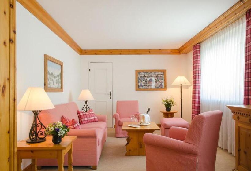 جناح, Crystal Hotel Superior