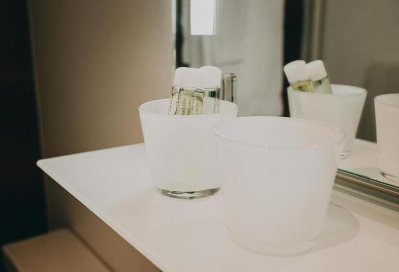 חדר סטנדרט יחיד, Dakota