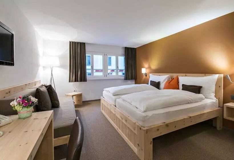 Chambre Supérieure, Donatz