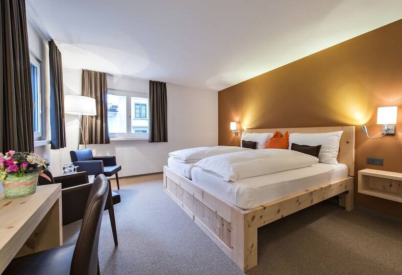 高级大房间, Donatz