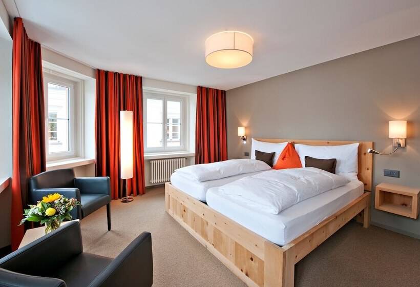 高级大房间, Donatz